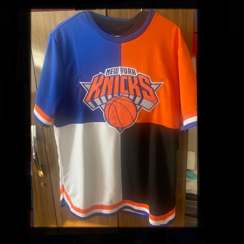 Knicks Basketball Shirt size L